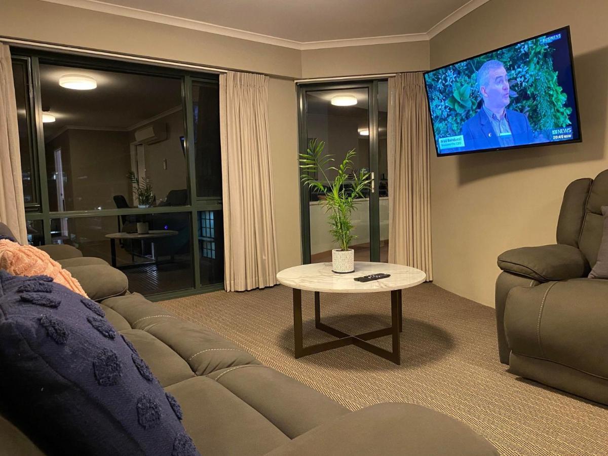 2 Bed 2 Bath Apartment In Braddon, Canberra - Pool, Gym And Free Parking Exterior foto