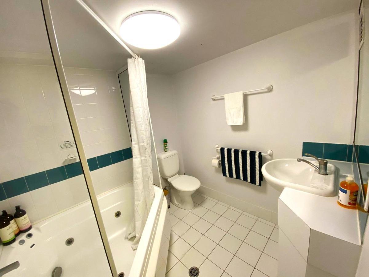 2 Bed 2 Bath Apartment In Braddon, Canberra - Pool, Gym And Free Parking Exterior foto