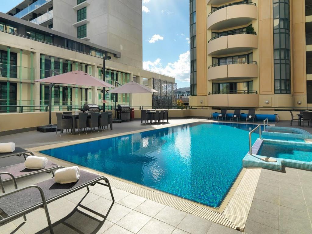 2 Bed 2 Bath Apartment In Braddon, Canberra - Pool, Gym And Free Parking Exterior foto